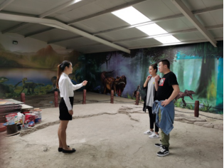 我馆科普老师受邀为鄂托克恐龙化石保护区进行讲解培训2255.png